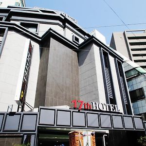 17Th Hotel
